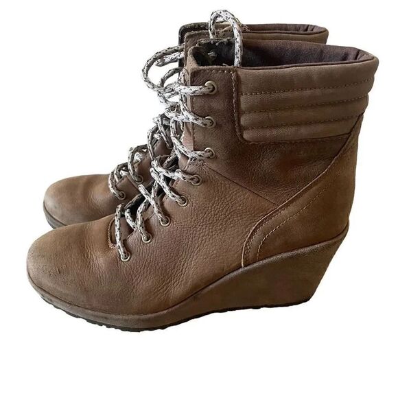 Merrell Women's Tan Tremblant Wedge Waterproof Lace Up Boots SZ 7.5 - Picture 1 of 12